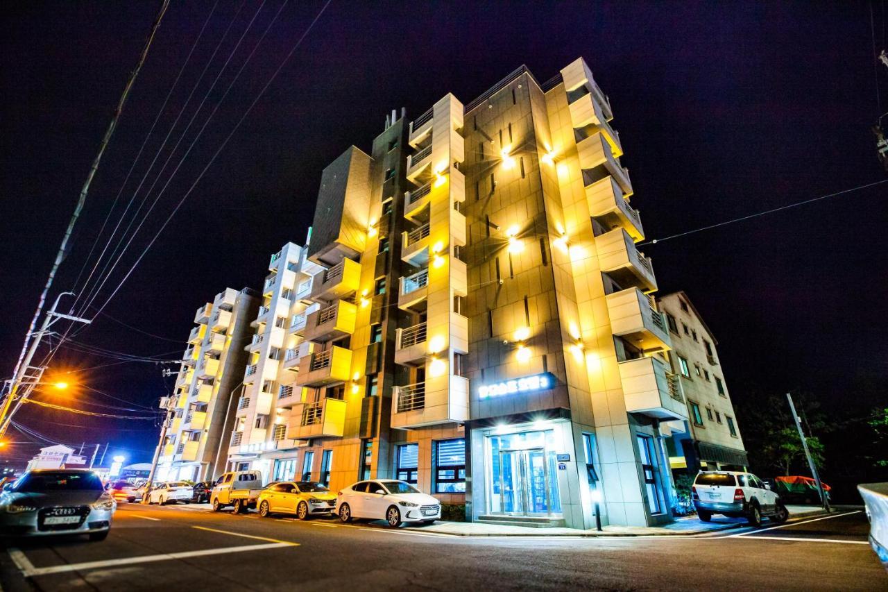 济州摹瑟普酒店 西归浦市 外观 照片